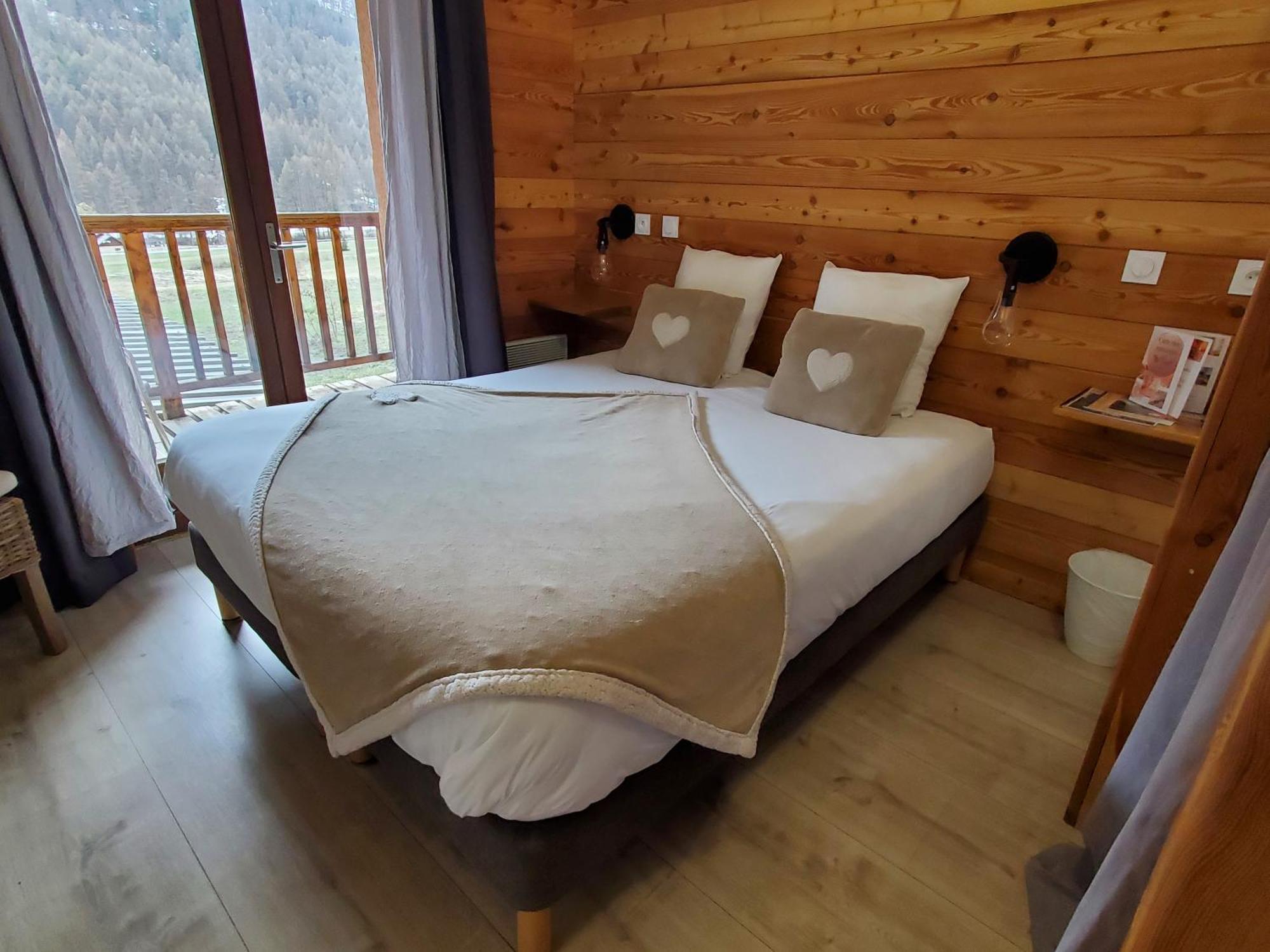 Hotel L'Echaillon Nevache Bagian luar foto
